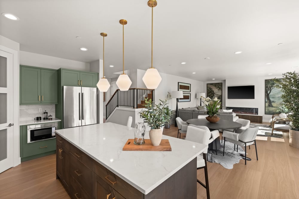 BH46 Kitchen into Greatroom