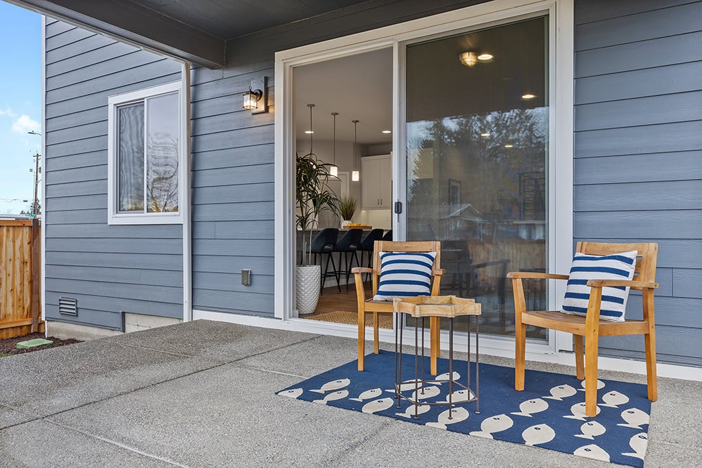 Patio- MW1 - Cedar