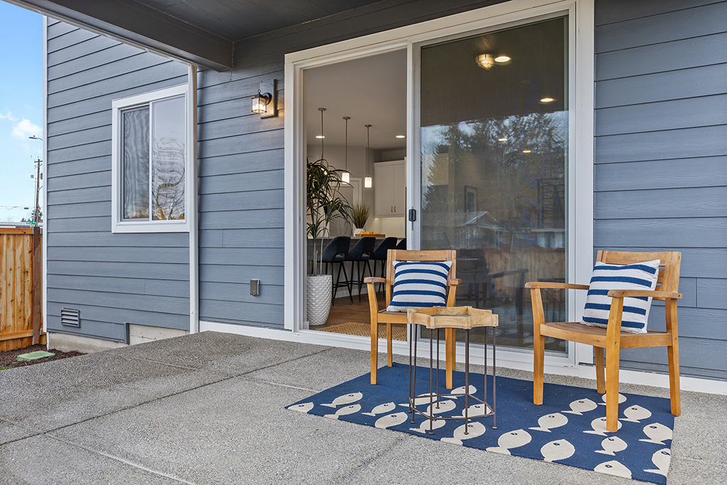 Patio- MW1 - Cedar